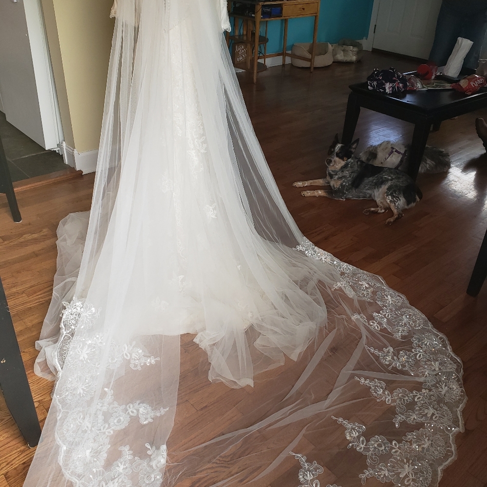 Modest wedding dress - Picture 5 of 7